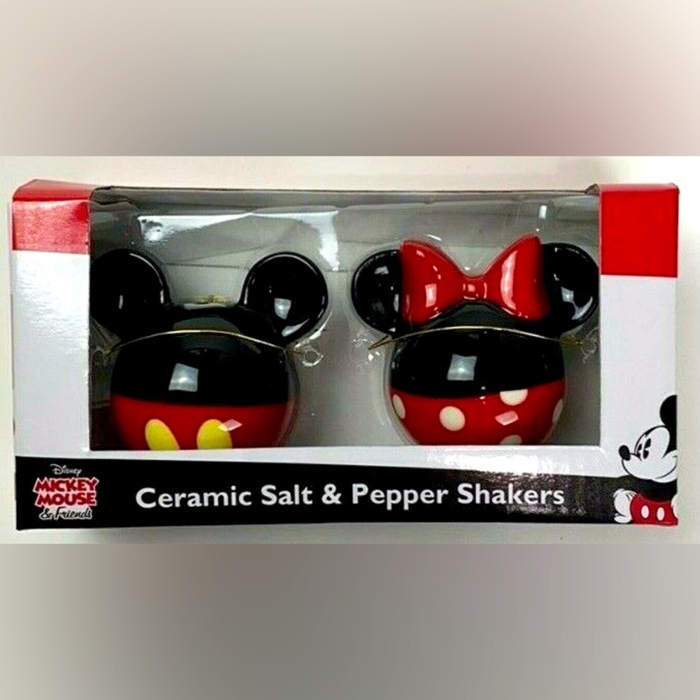 Disney Mickey Mouse & Friends Ceramic Salt & Pepper Shakers, NIB.